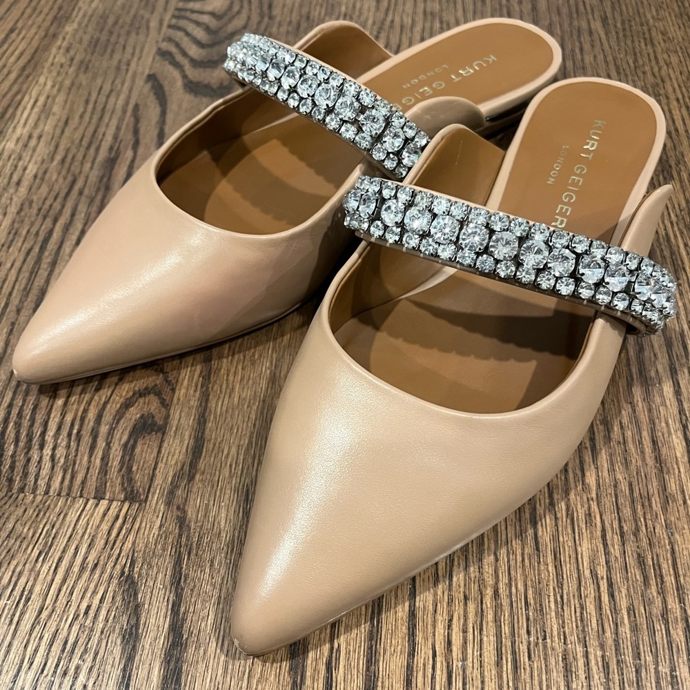 Kurt Geiger size 40 flats